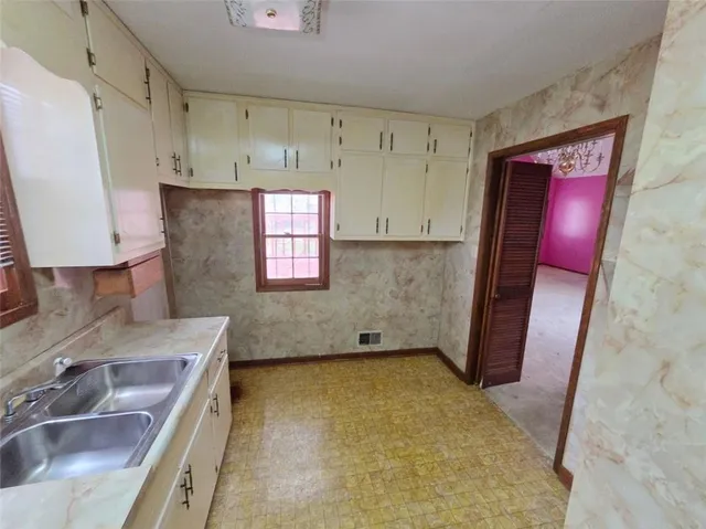 $170,000 | 2298 Starline Drive, Decatur, GA 30032