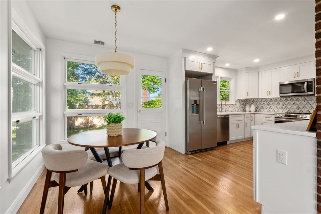 8 Everett Street Wakefield, MA 01880 - Photo 3 of 15