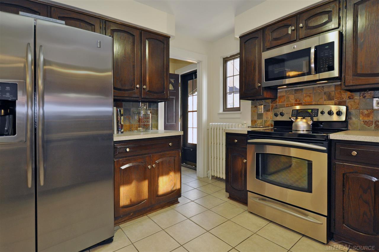 1215 Harvard Road Grosse Pointe Park, MI 48230 - Photo 14 of 34