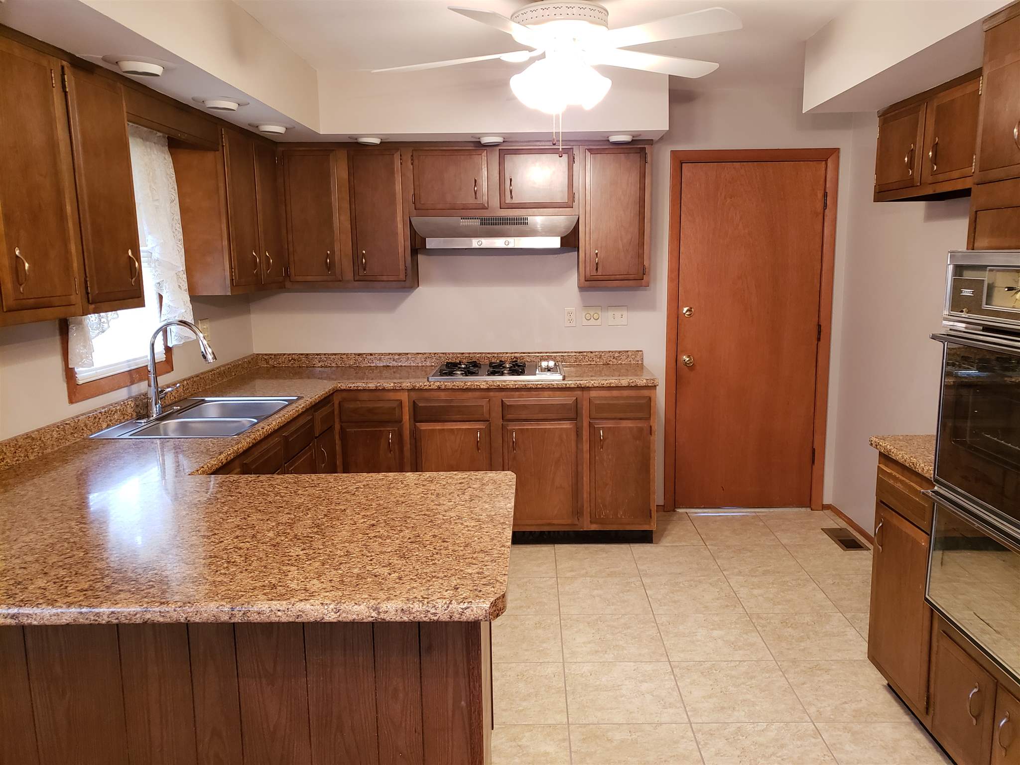 1033 Mix Avenue Decatur, IN 46733 - Photo 8 of 21