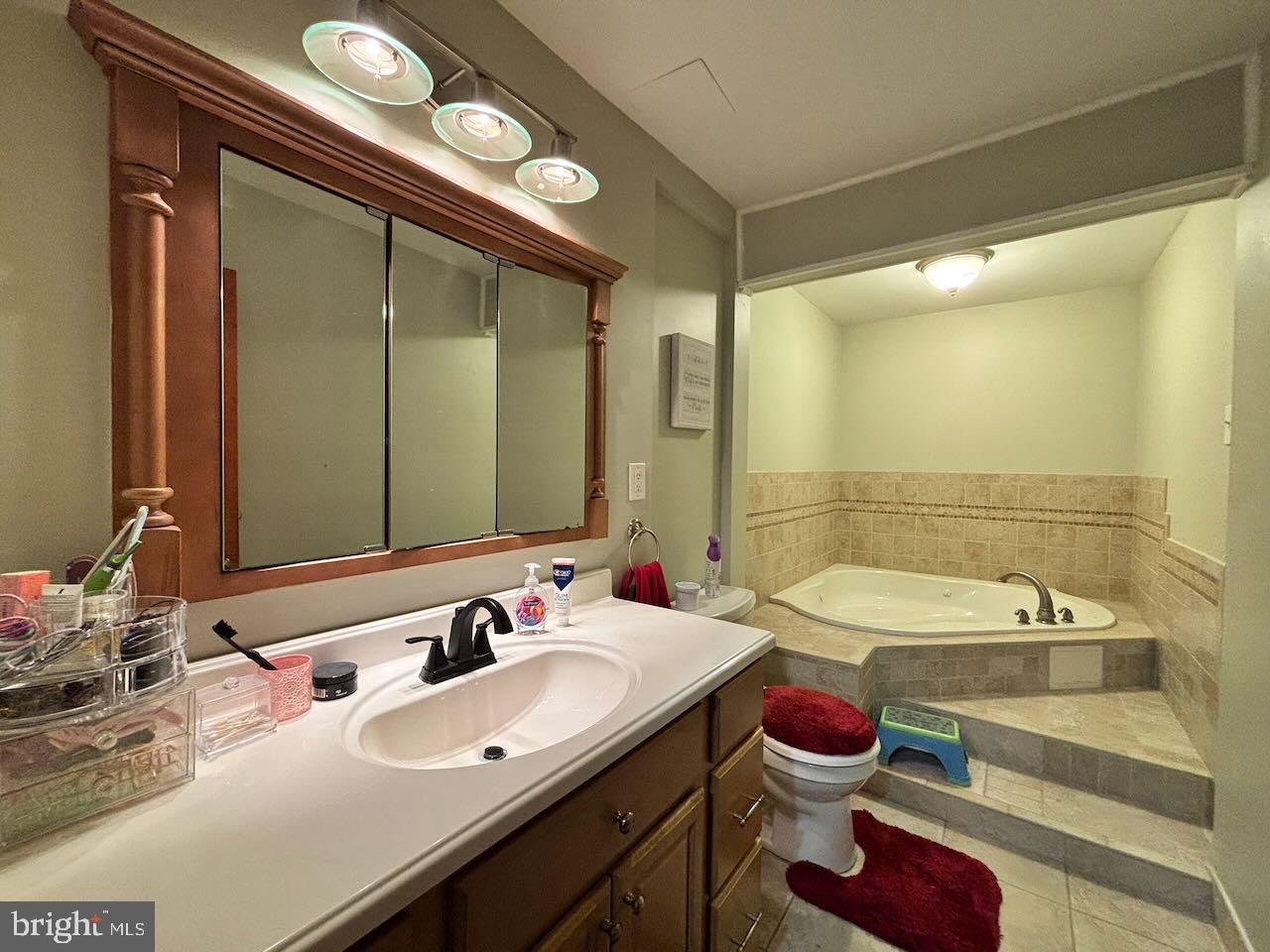 18 Plumtree Road Levittown, PA 19056 - Photo 12 of 22