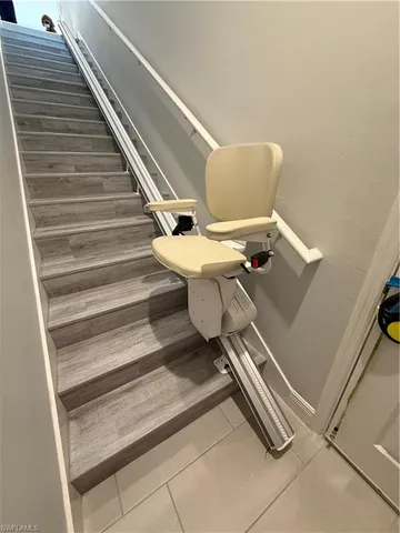 a bathroom with a toilet