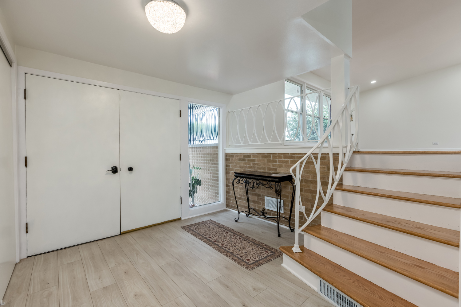 7745 Beckwith Road Morton Grove, IL 60053 - Photo 3 of 41