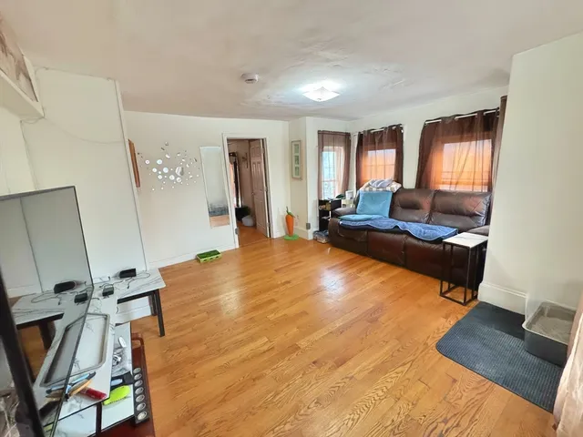 $2,000 | 22 Almont Street, Unit 2, Medford, MA 02155