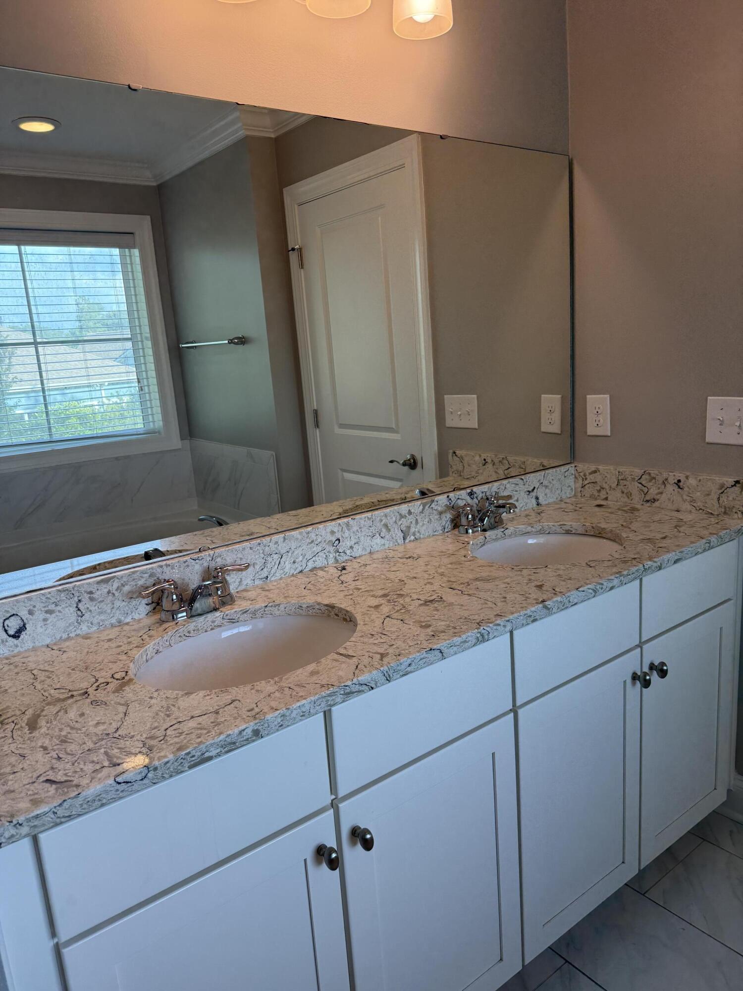 2089 Oyster Reef Lane Mount Pleasant, SC 29466 - Photo 24 of 84 2025-10-08 16.31.07