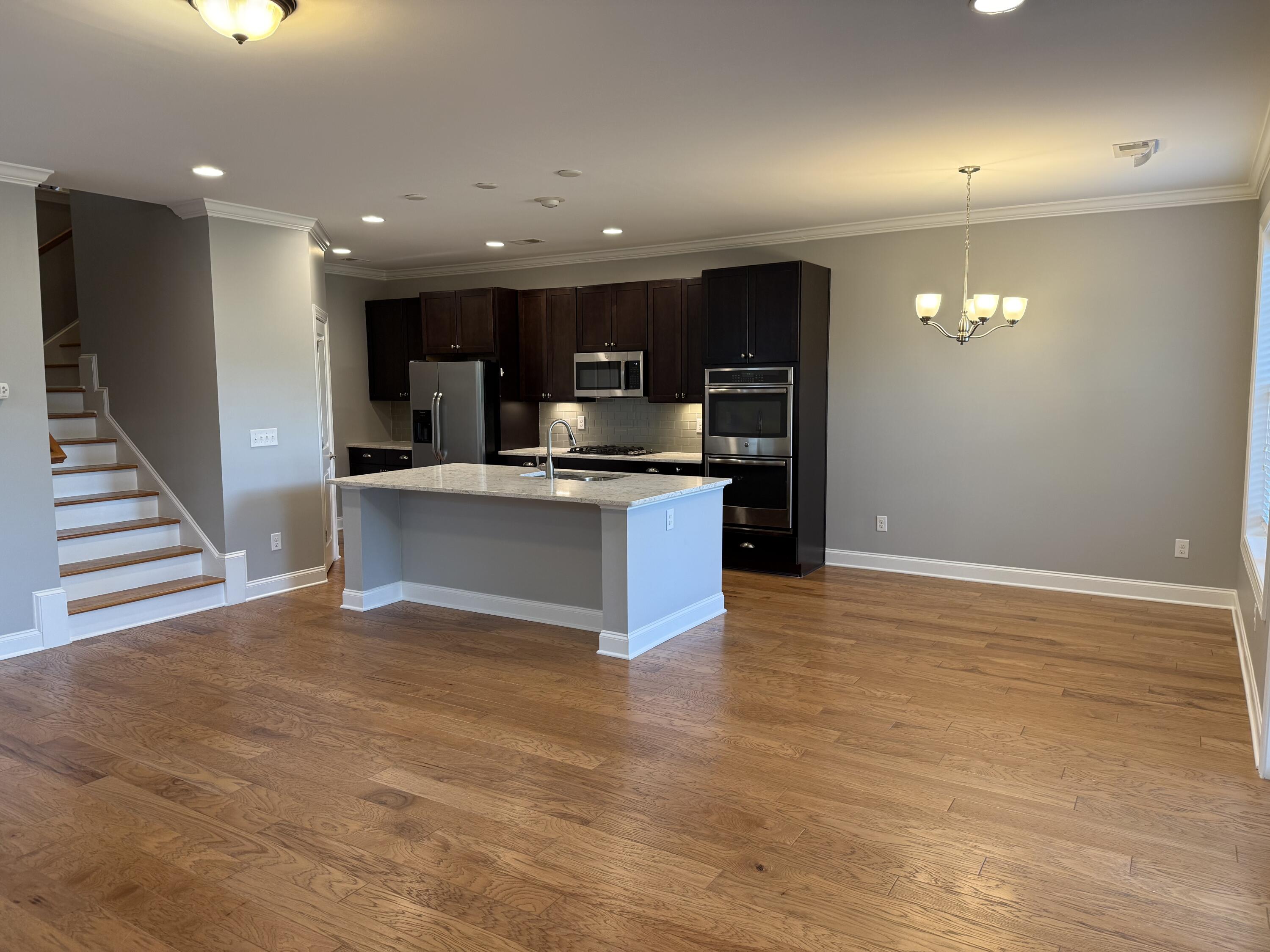 2089 Oyster Reef Lane Mount Pleasant, SC 29466 - Photo 4 of 84 2025-10-08 16.20.41