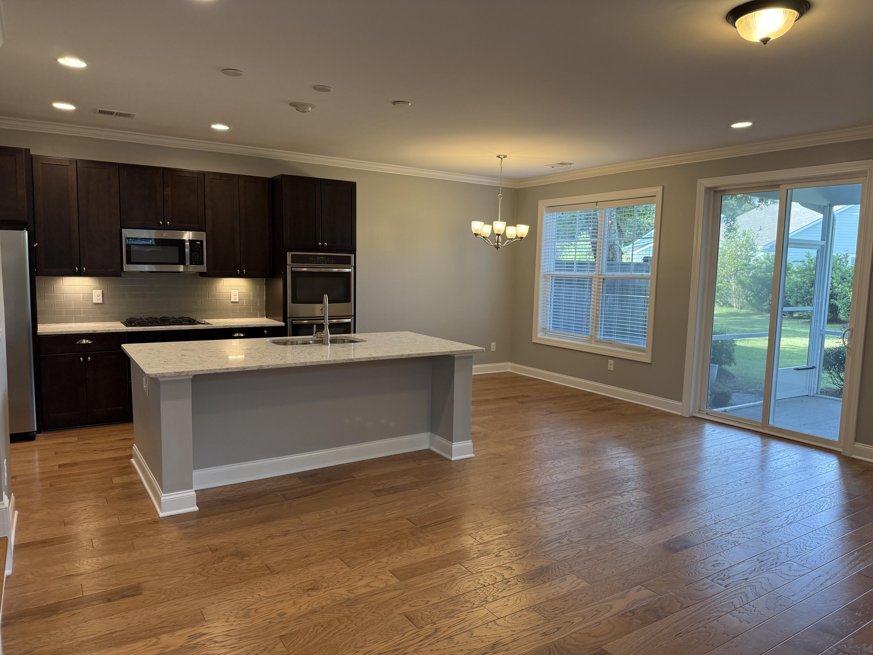 2089 Oyster Reef Lane Mount Pleasant, SC 29466 - Photo 6 of 84 2025-10-08 16.20.18