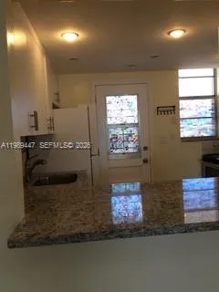 $1,800 | 3000 Marcos Drive, Unit P304, Aventura, FL 33160