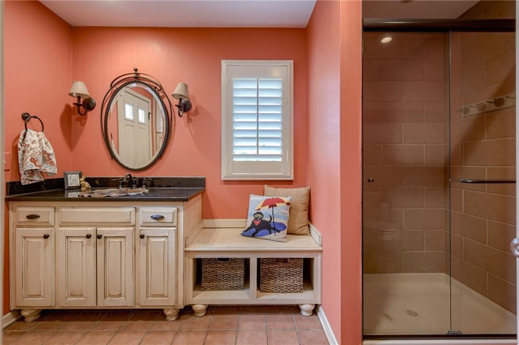 10318 Sagamore Road Leawood, KS 66206 - Photo 14 of 50