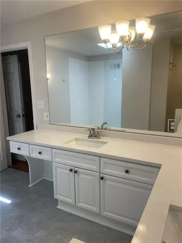 $1,049,950 | 10318 Sagamore Road, Leawood, KS 66206