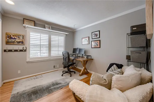 $1,049,950 | 10318 Sagamore Road, Leawood, KS 66206