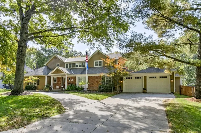 $1,049,950 | 10318 Sagamore Road, Leawood, KS 66206
