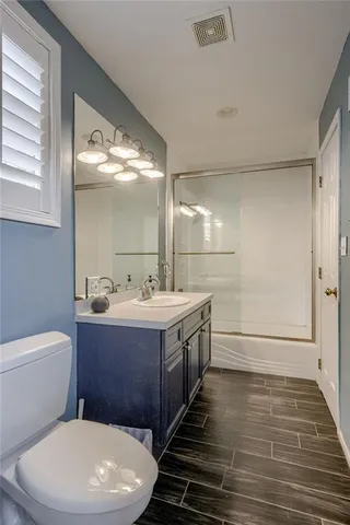 $1,049,950 | 10318 Sagamore Road, Leawood, KS 66206