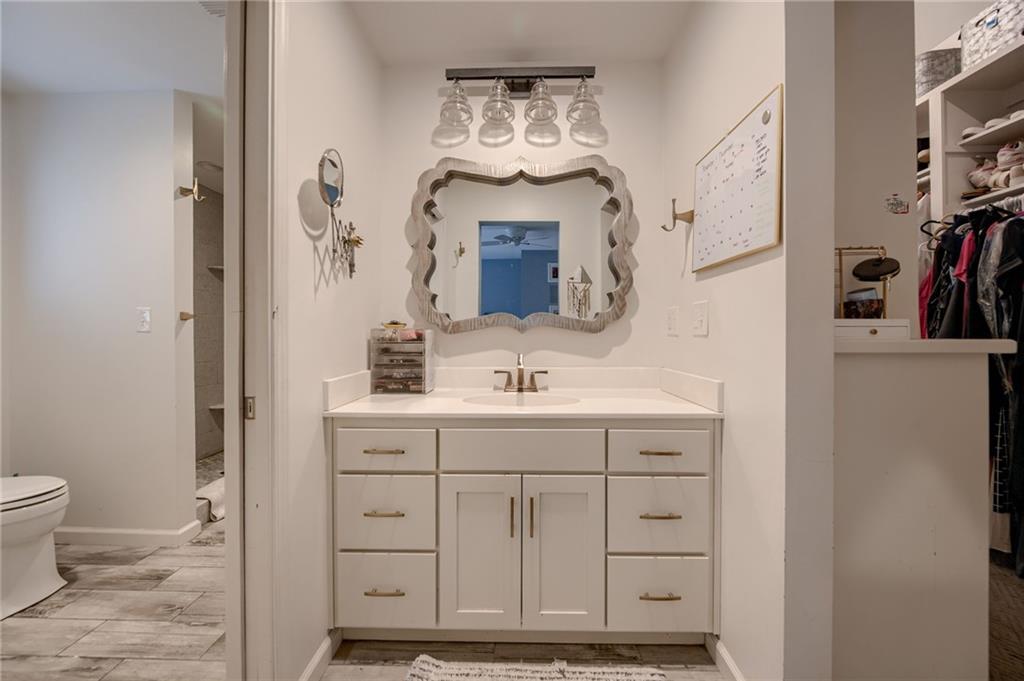 10318 Sagamore Road Leawood, KS 66206 - Photo 25 of 50