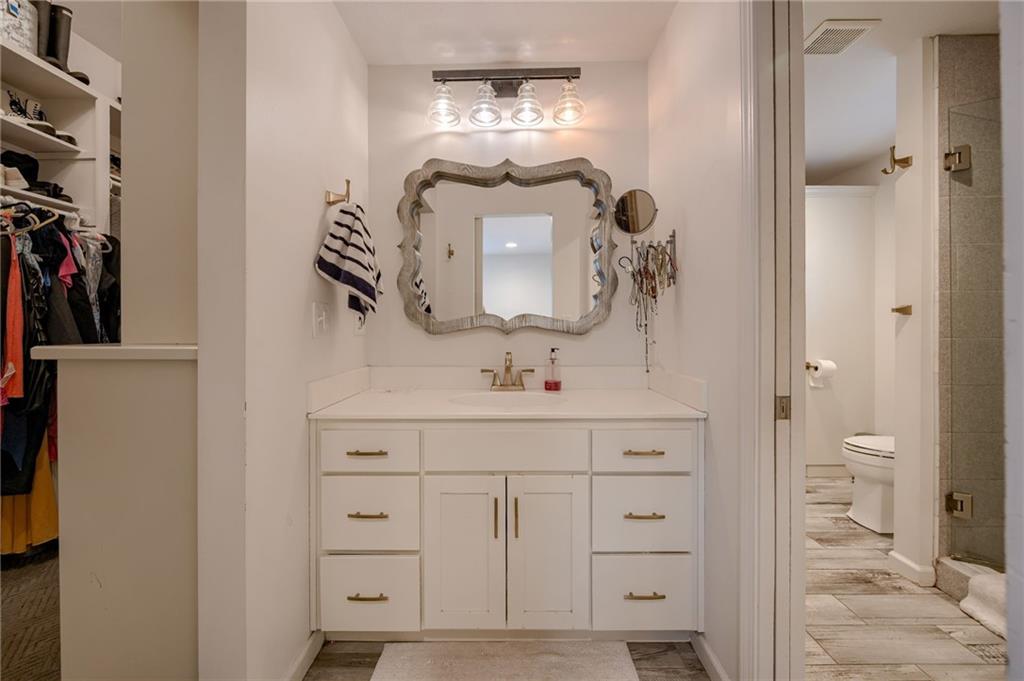 10318 Sagamore Road Leawood, KS 66206 - Photo 29 of 50