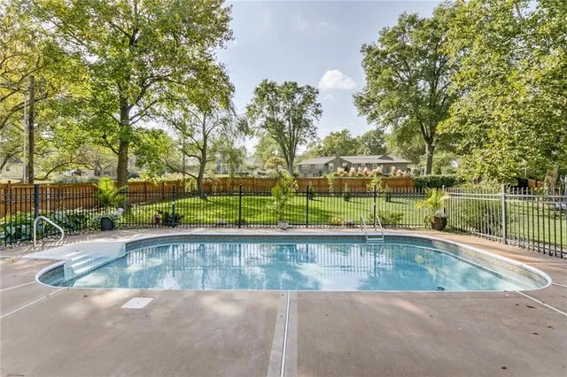 $1,049,950 | 10318 Sagamore Road, Leawood, KS 66206