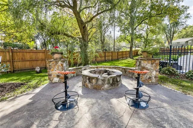 $1,049,950 | 10318 Sagamore Road, Leawood, KS 66206