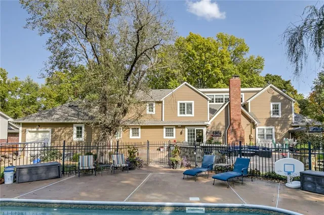 $1,049,950 | 10318 Sagamore Road, Leawood, KS 66206