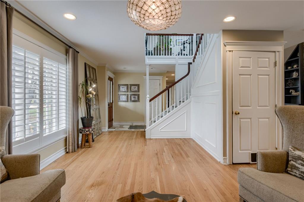 10318 Sagamore Road Leawood, KS 66206 - Photo 5 of 50