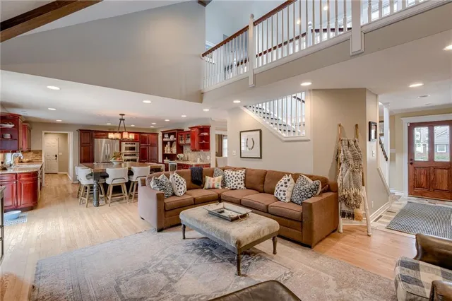 $1,049,950 | 10318 Sagamore Road, Leawood, KS 66206