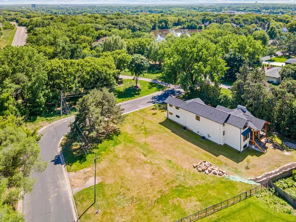 $400,000 | 599 Callahan Place, Mendota Heights, MN 55118