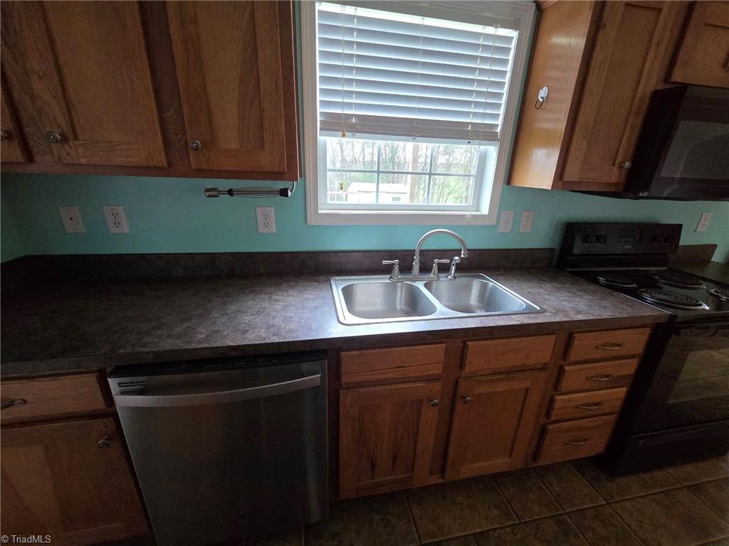 2535 Parks Road Salisbury, NC 28147 - Photo 12 of 27