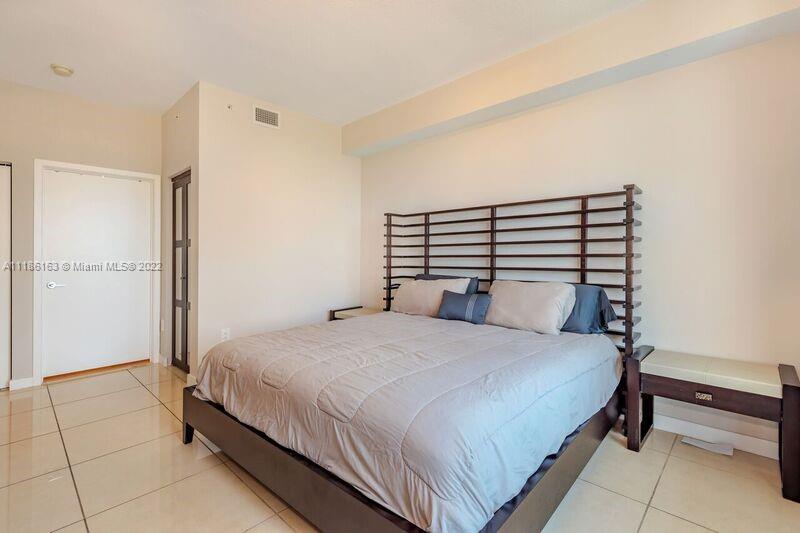 79 Southwest 12th Street, Unit 2904S Miami, FL 33130 - Photo 4 of 24