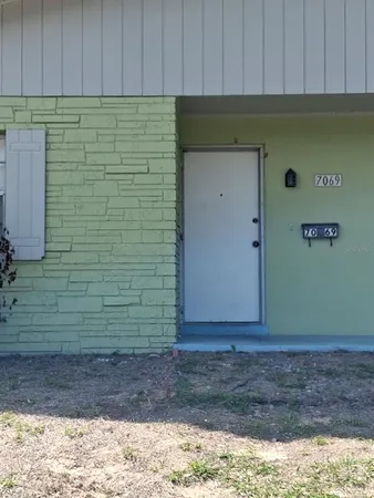 a view of a utility room