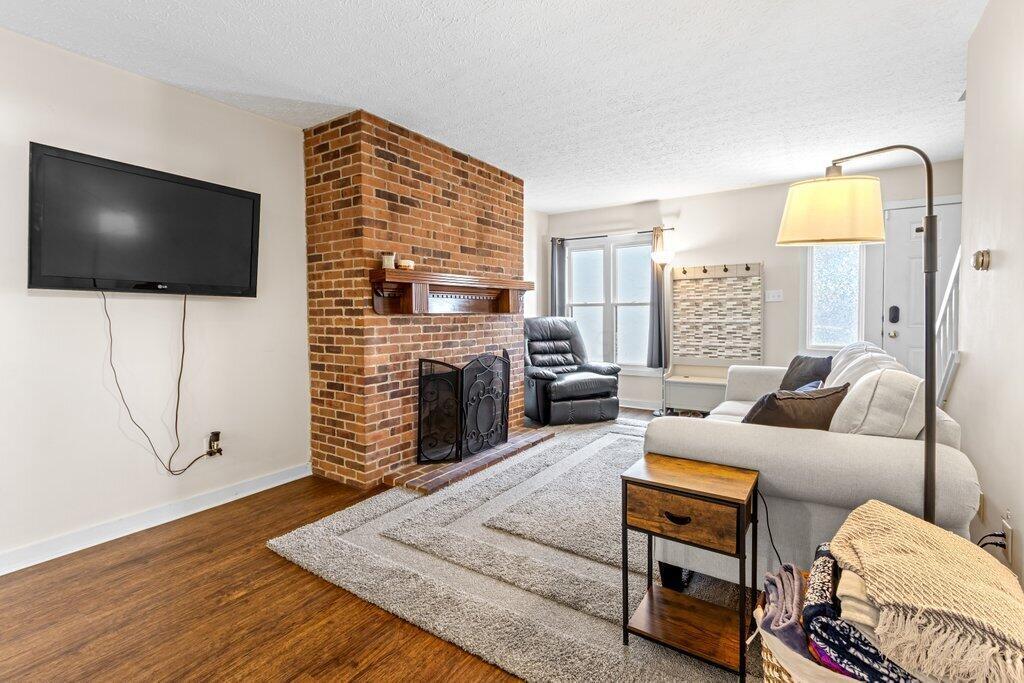 372 Edinburgh Road Dublin, OH 43017 - Photo 8 of 30 372 Edinburgh Road-8.jpg-SMALL