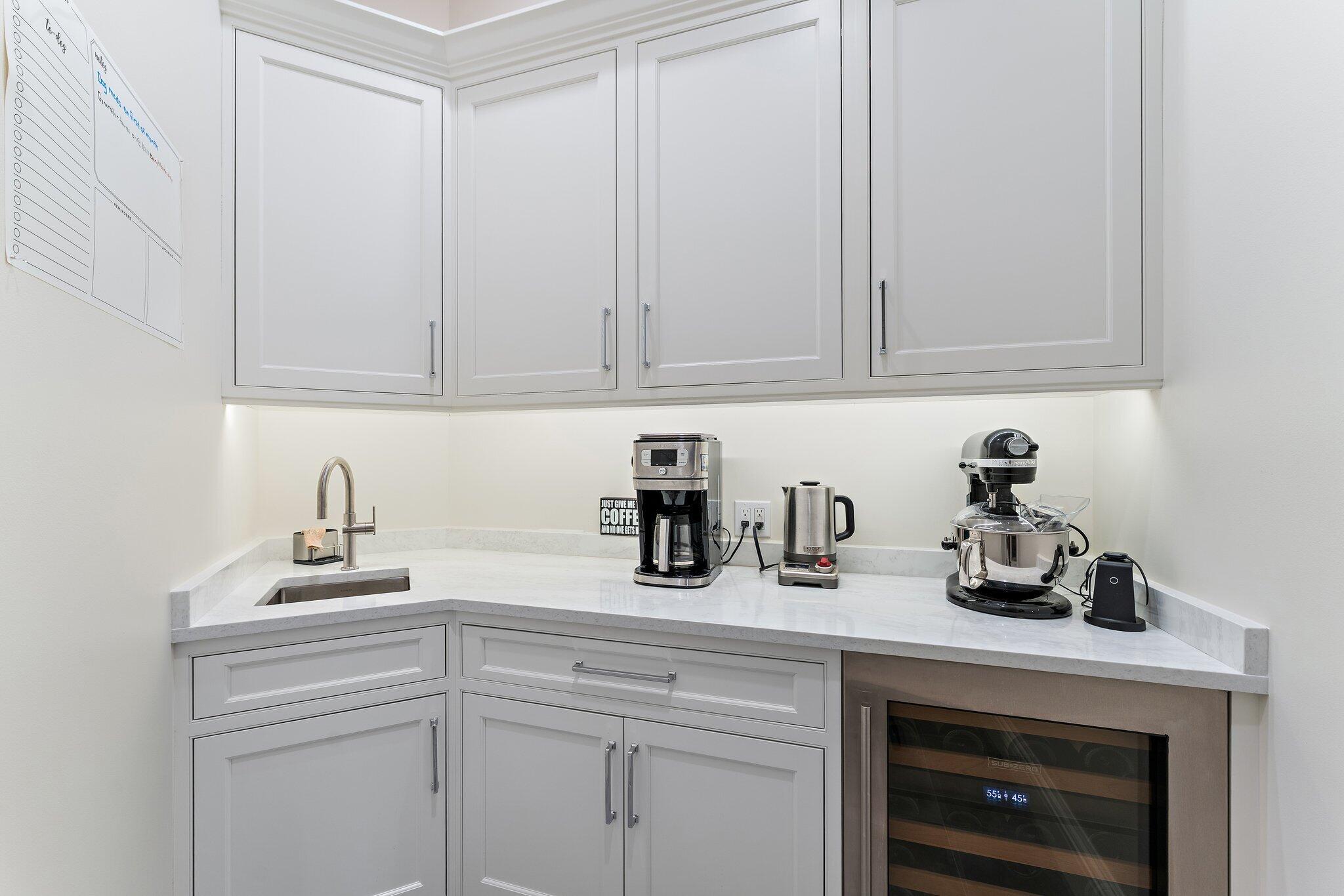 6283 Southeast Moss Ridge Pointe Hobe Sound, FL 33455 - Photo 15 of 89 Butler's Pantry