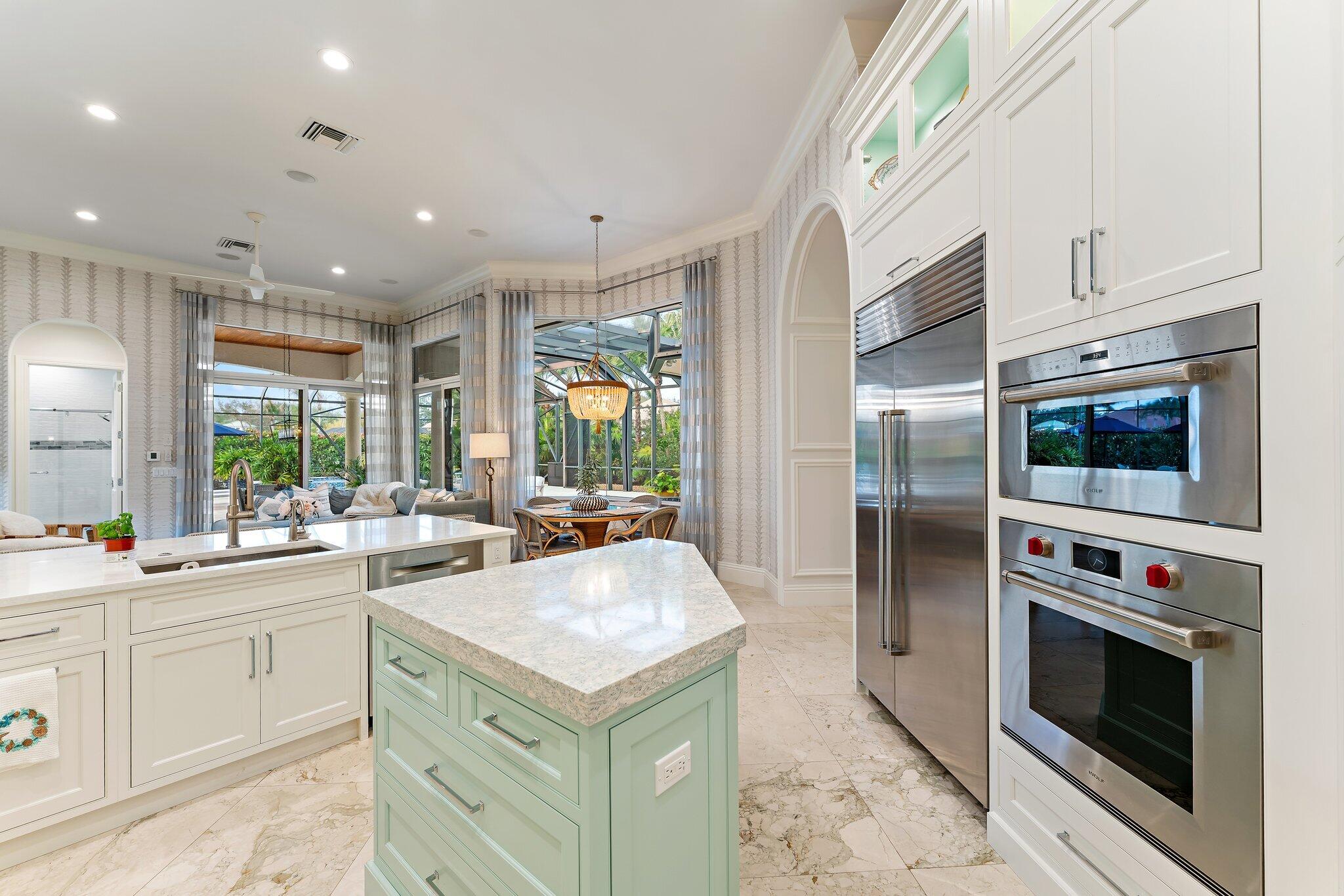 6283 Southeast Moss Ridge Pointe Hobe Sound, FL 33455 - Photo 18 of 89 Kitchen