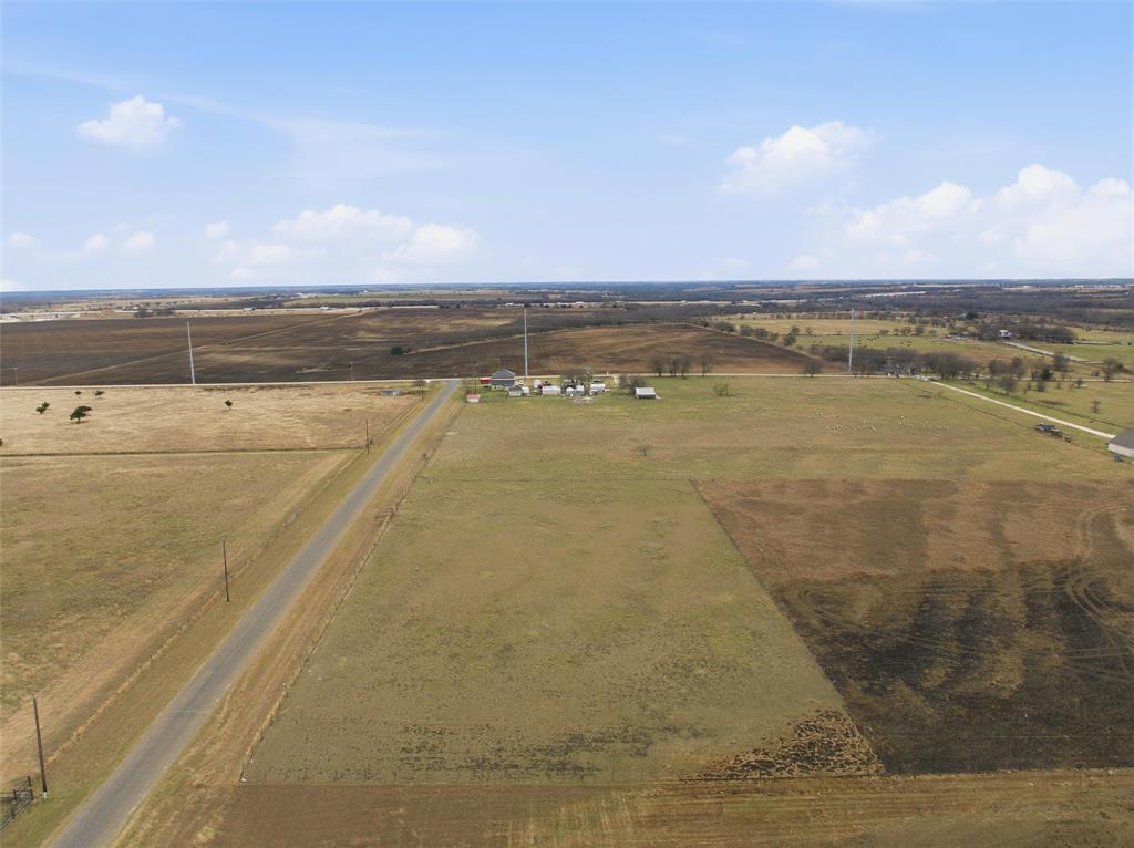 544 Wade Road Eddy, TX 76524 - Photo 8 of 22 a view of an ocean and beach