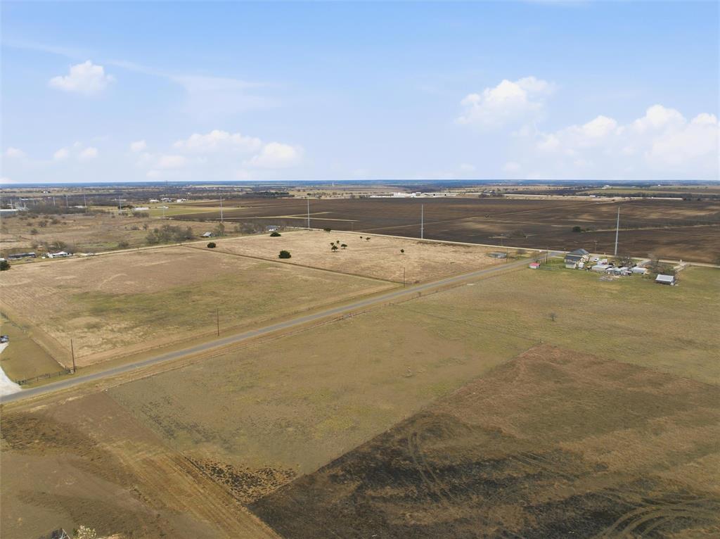 544 Wade Road Eddy, TX 76524 - Photo 10 of 22 a view of an ocean and beach