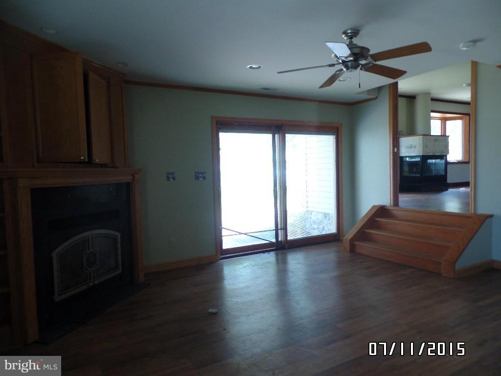 919 Oakdene Road Baltimore, MD 21220 - Photo 15 of 23 Family Room