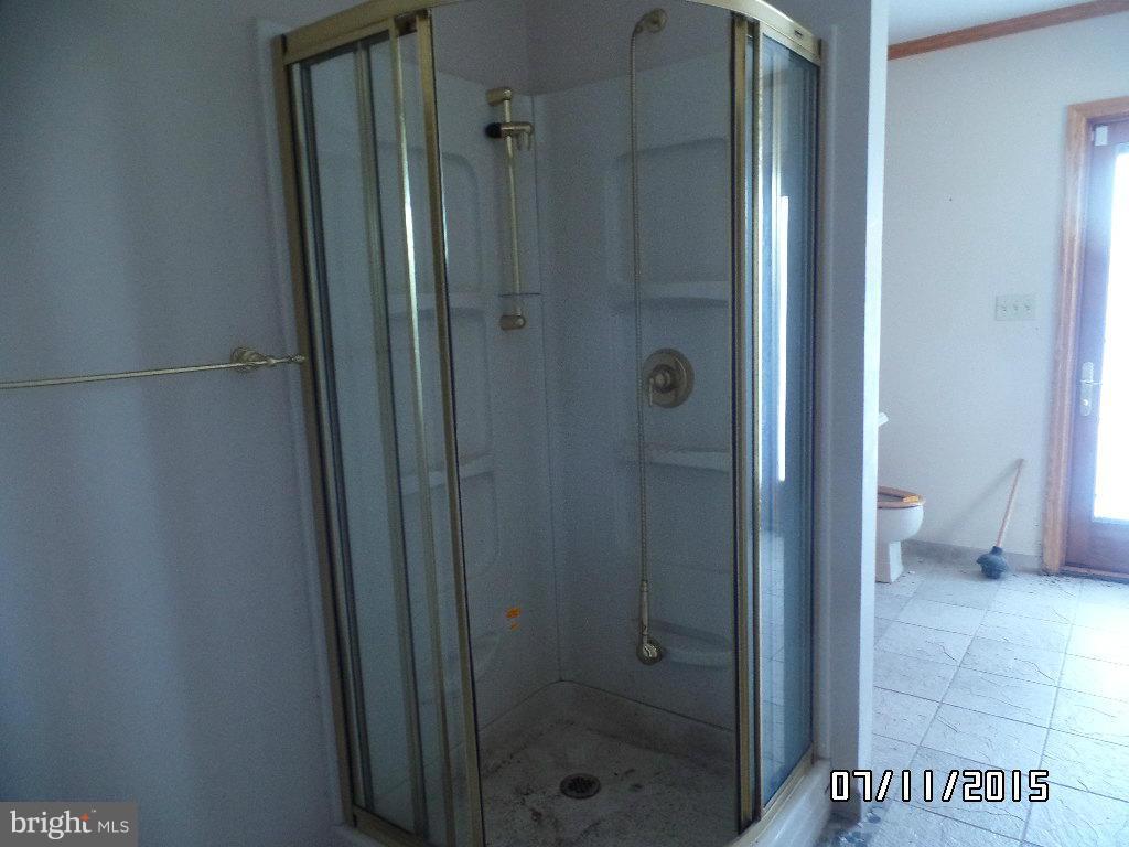 919 Oakdene Road Baltimore, MD 21220 - Photo 17 of 23 Bath
