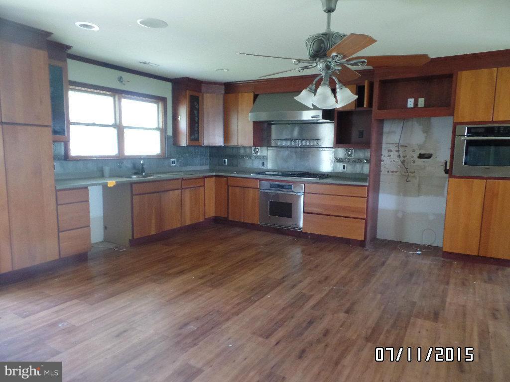 919 Oakdene Road Baltimore, MD 21220 - Photo 10 of 23 Kitchen