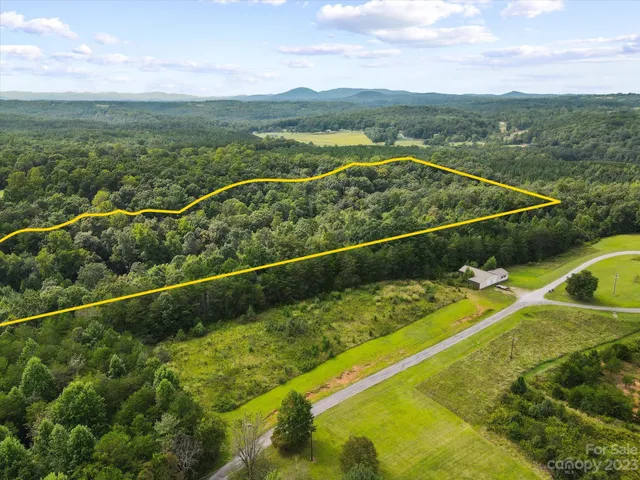 a view of a tennis court