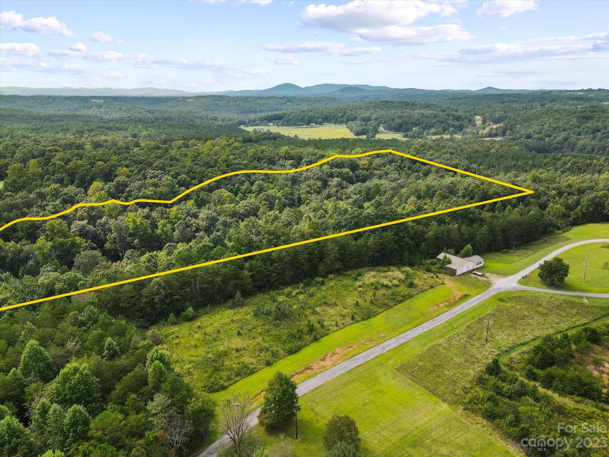 127 None S Hickory Nc 28602 None South, Unit NONE Hickory, NC 28602 - Photo 5 of 18 a view of a tennis court