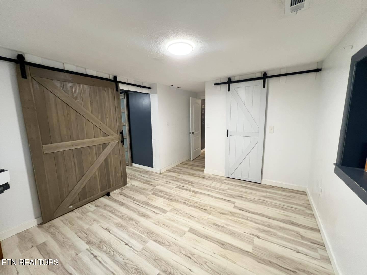 191 Hudson Lane Clinton, TN 37716 - Photo 5 of 10 597698448_1426994692767536_6997822345836