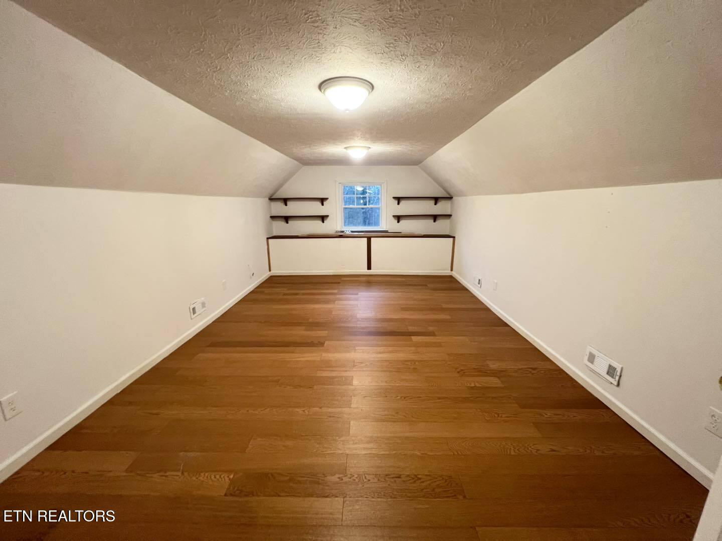 191 Hudson Lane Clinton, TN 37716 - Photo 8 of 10 595075203_1426994722767533_3958055660679