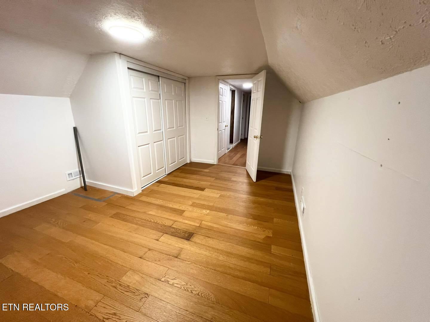 191 Hudson Lane Clinton, TN 37716 - Photo 9 of 10 598389679_1426994709434201_2373574203303