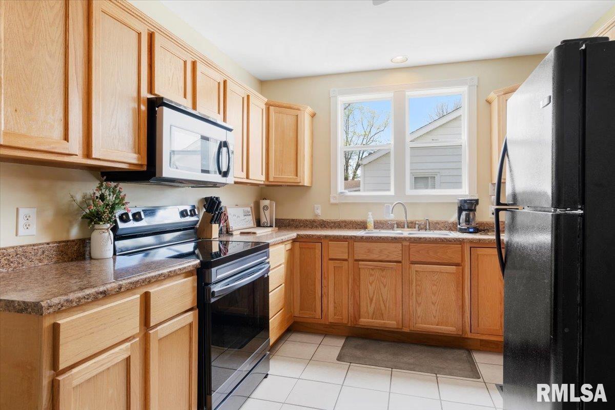600 West Washington Street Athens, IL 62613 - Photo 15 of 39 Gallery Image 15