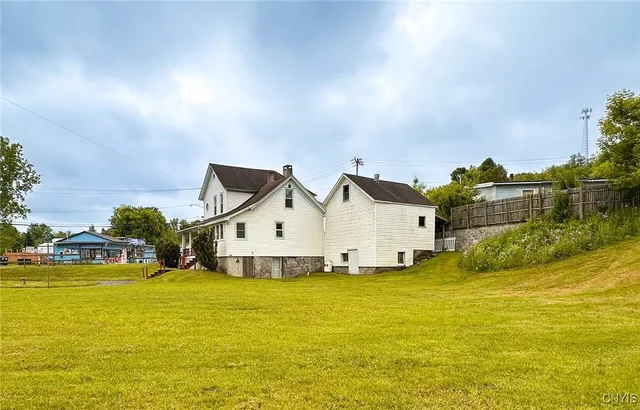 $159,000 | 44 Bridge Street, Newport, NY 13416