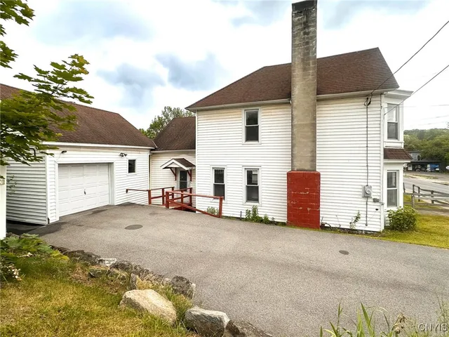 $159,000 | 44 Bridge Street, Newport, NY 13416