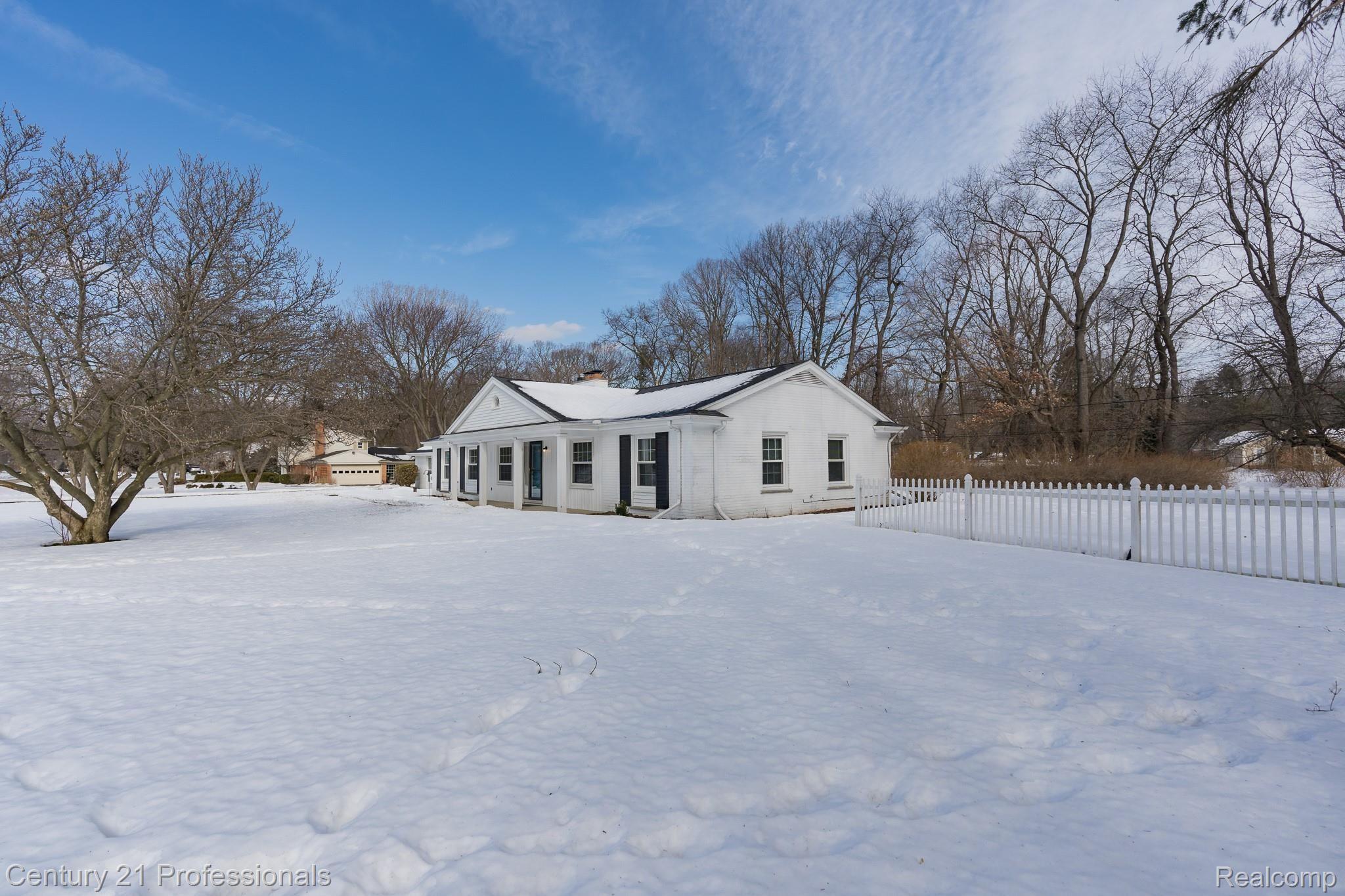 1655 Kingsmere Circle Rochester, MI 48309 - Photo 31 of 34 Kingsmere MLS-W048.jpg