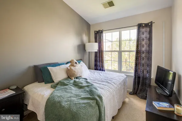 $3,300 | 45719 Paddington Station Terrace, Sterling, VA 20166