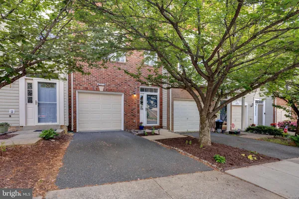 $3,300 | 45719 Paddington Station Terrace, Sterling, VA 20166