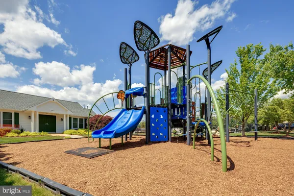 $3,300 | 45719 Paddington Station Terrace, Sterling, VA 20166