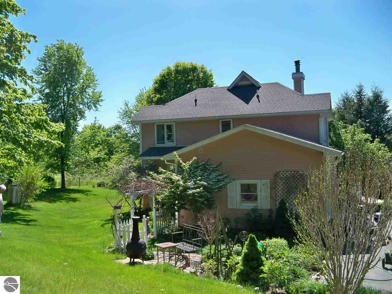 13566 Hedeen Road Traverse City, MI 49686 - Photo 32 of 34 1796156-31.JPG