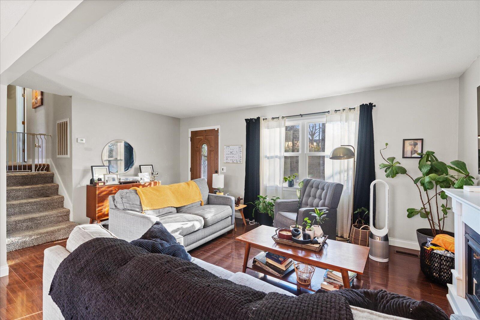 1627 North Chester Road Hixson, TN 37343 - Photo 3 of 27 31-DSC02750-1